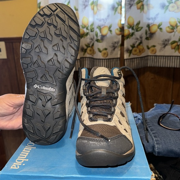 Columbia hiking boots NWT - Picture 4 of 4